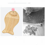 Cat Supplies To Protect Cats From Scratching And Scratching Artifacts
